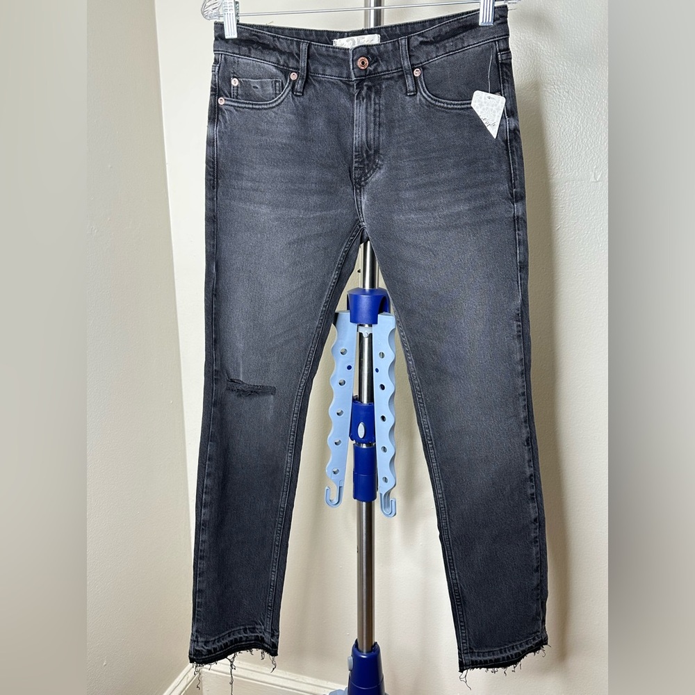 WE THE FREE DISTRESSED DENIM